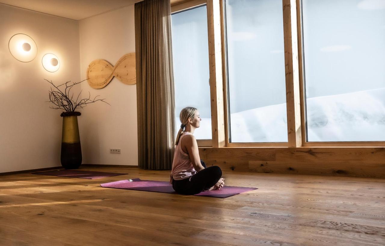 Damuelser Hof - Wellness & Spa Екстериор снимка