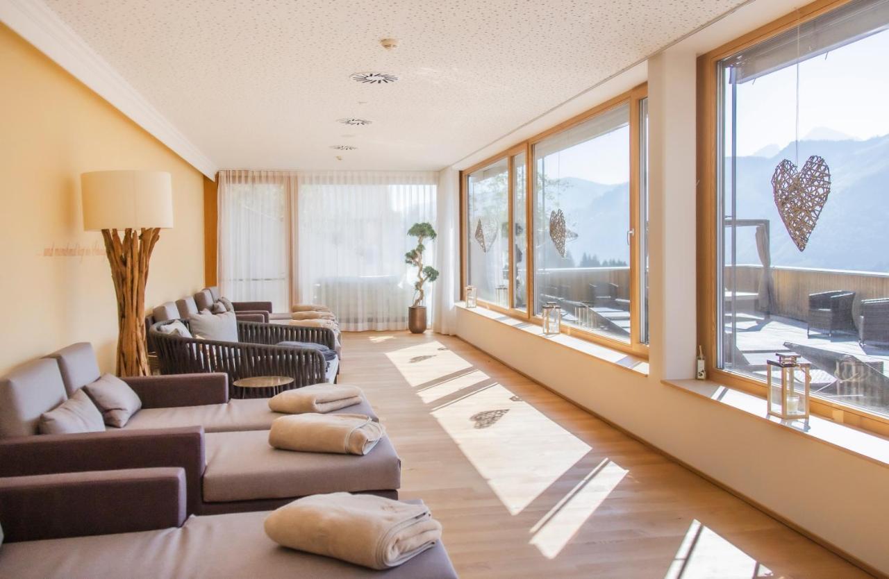 Damuelser Hof - Wellness & Spa Екстериор снимка